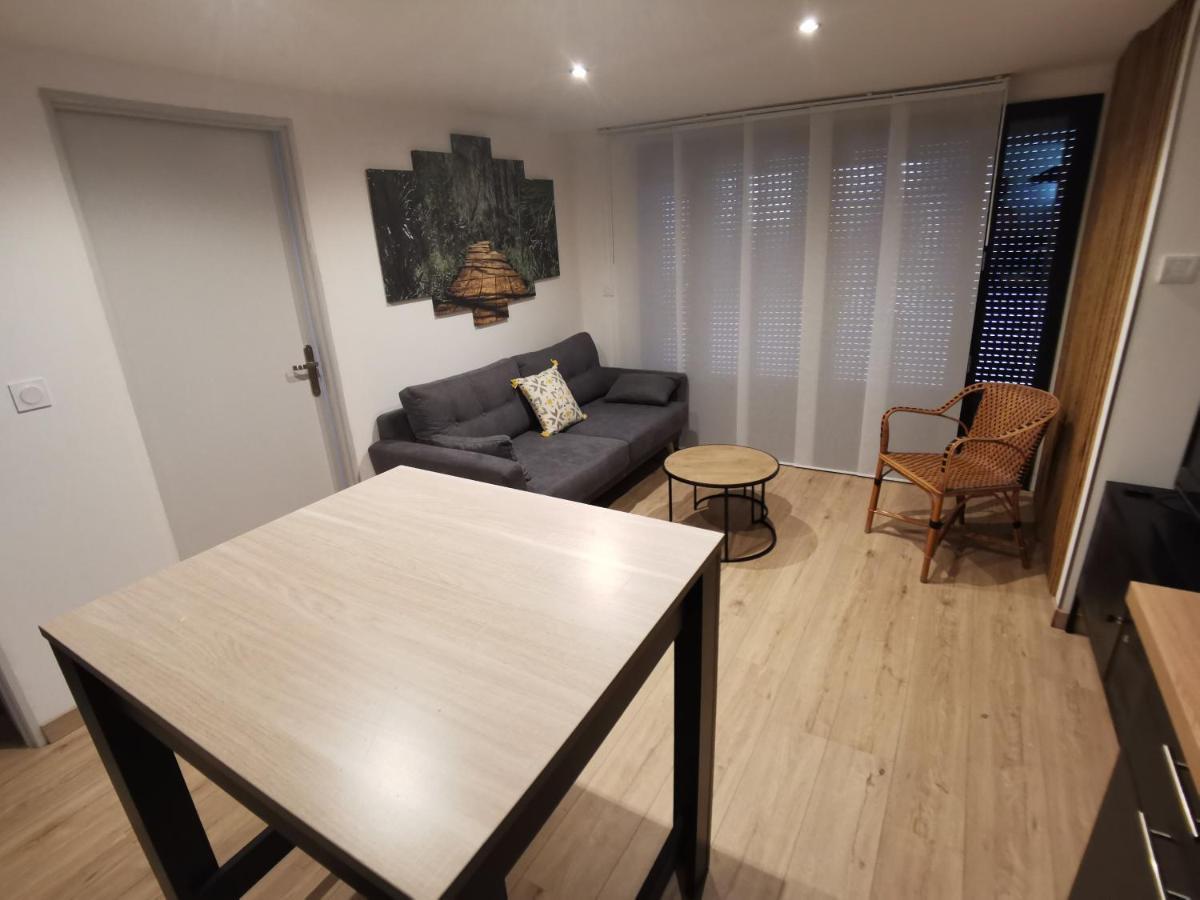 Gite 2 Chambres Avec Piscine Sernhac Buitenkant foto